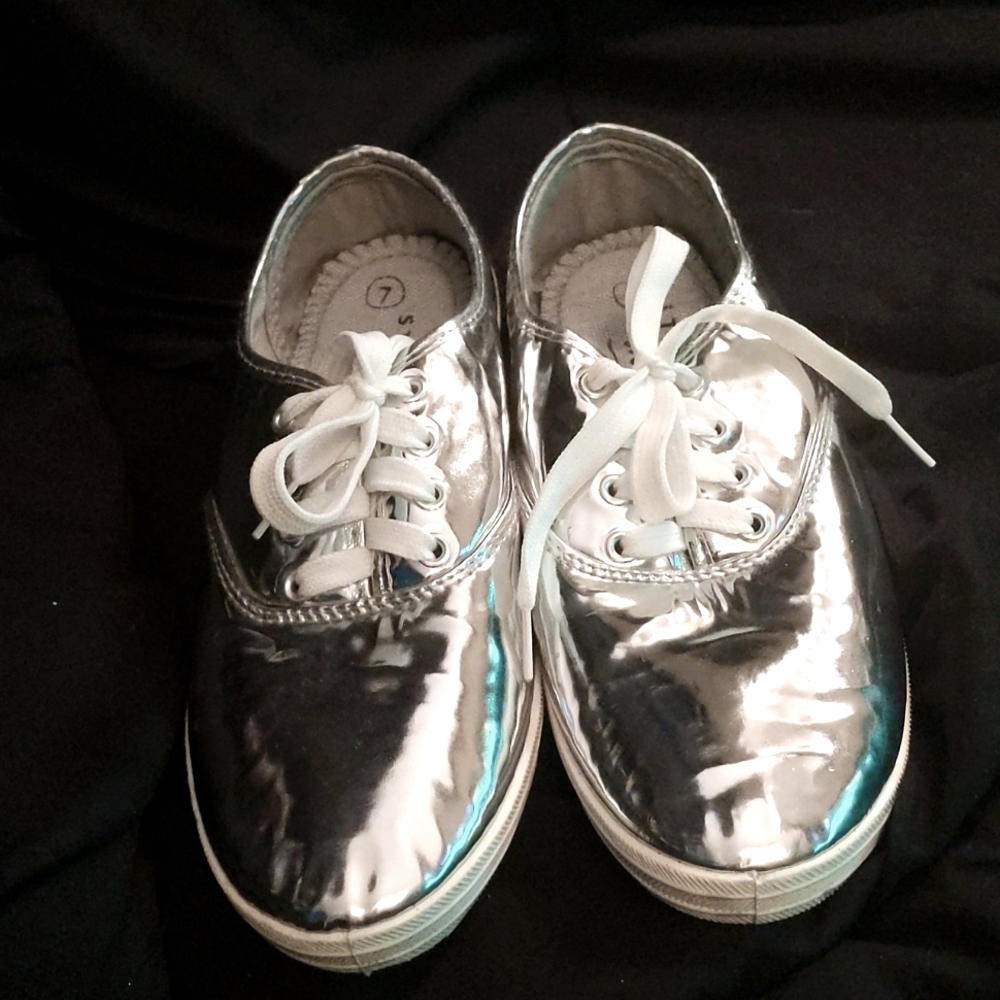 Mirror flat tennis shoes